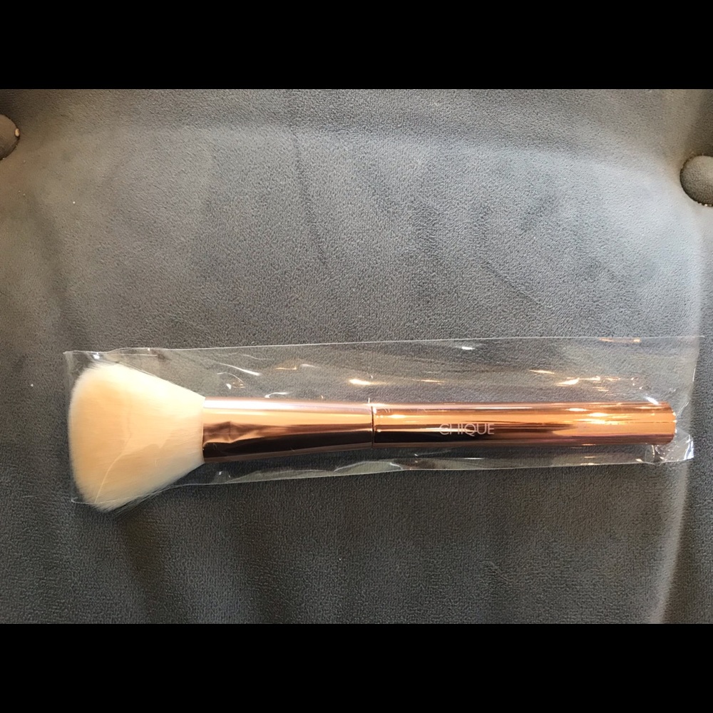 Chique Blush brush